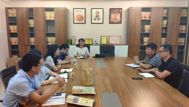 華農教授團隊調研臥龍神廚品牌建設情況